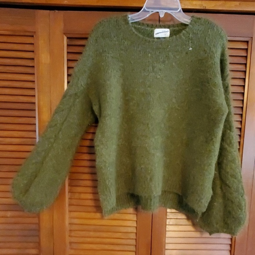 Universal Thread Olive Green Crew Neck Sweater - image 1